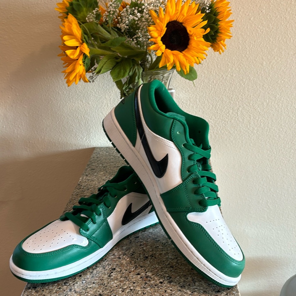 Men’s Jordans, size 14